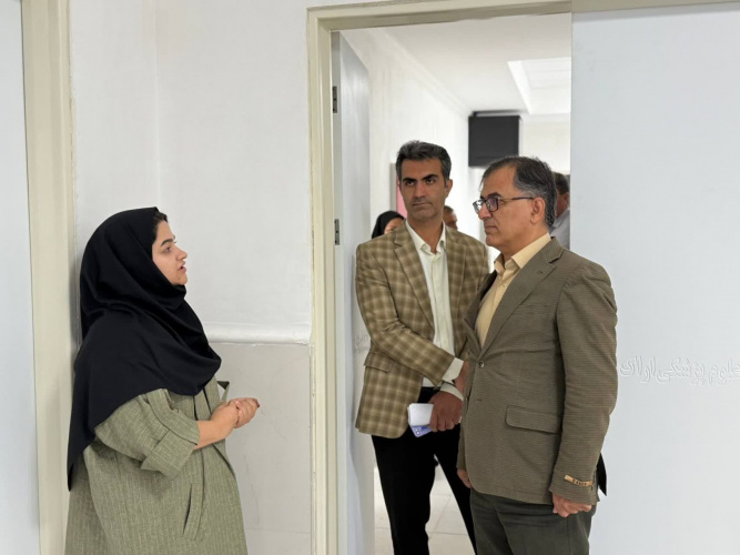بازدید معاون آموزشی دانشگاه علوم پزشکی اراک از طبقه دوم ساختمان دیالیز