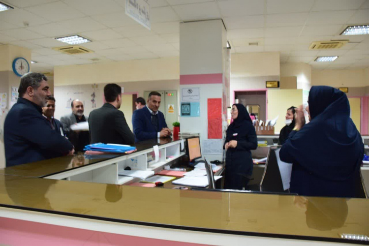 بازدید نوروزی رئیس دانشگاه علوم پزشکی اراک از بیمارستان امیرکبیر
