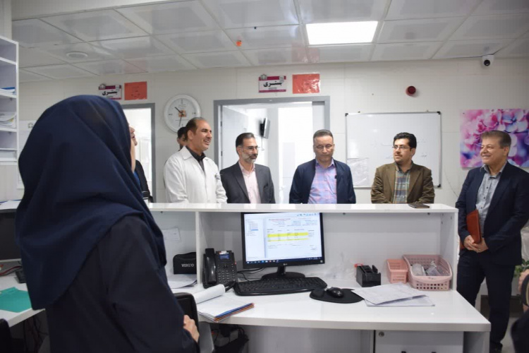 بازدید جانشین رئیس دانشگاه علوم پزشکی اراک از بیمارستان سینا رضایی آشتیانی در نهمین روز سال نو