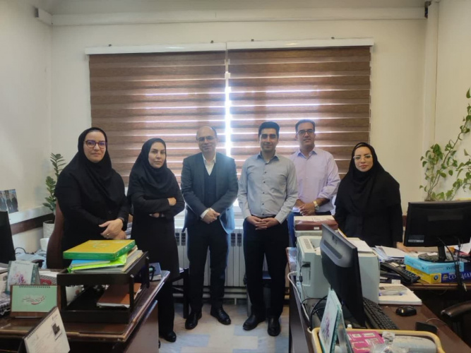 دیدار معاون درمان دانشگاه علوم پزشکی اراک با کارکنان آزمایشگاههای مراکز درمانی به مناسبت روز علوم آزمایشگاهی