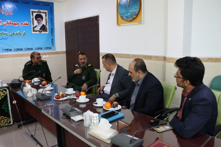 دیدار رئیس دانشگاه علوم پزشکی اراک با فرمانده سپاه روحالله استان مرکزی به مناسبت سالروز تشکیل سپاه پاسداران انقلاب اسلامی