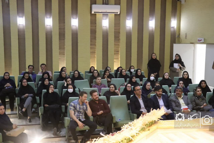 رئیس دانشگاه علوم پزشکی اراک در سمینار کنترل عفونت و بهداشت دست: آموزش، زیربنای پیشگیری از عفونتهای بیمارستانی است