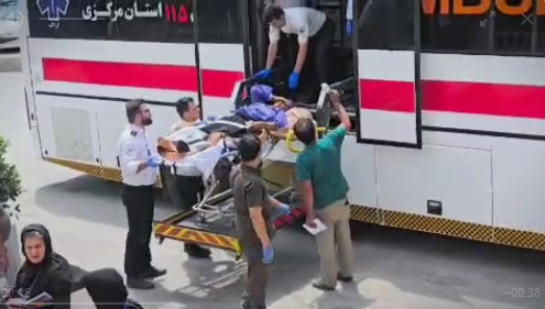 اعزام ۸ بیمار اربعینی از ایلام به تهران با اتوبوس آمبولانس استان مرکزی +فیلم