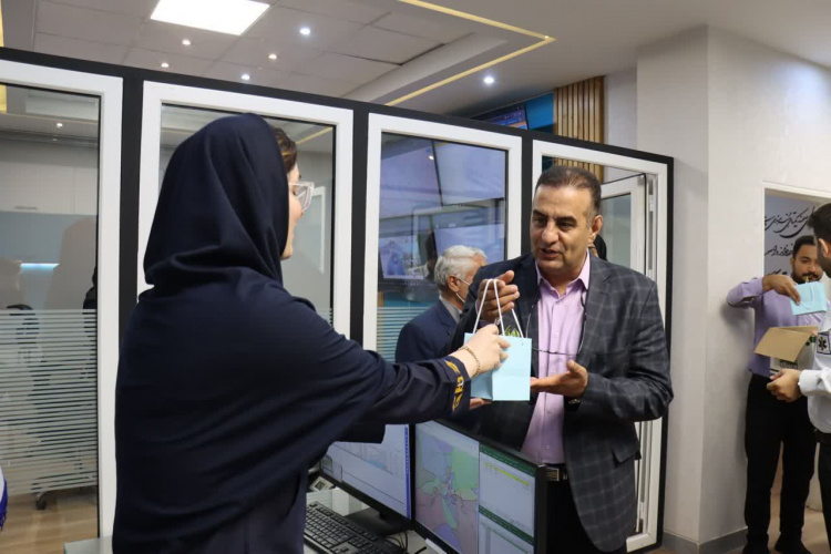 بازدید رئیس دانشگاه علوم پزشکی اراک از مرکز اورژانس ۱۱۵ به مناسبت روز اورژانس