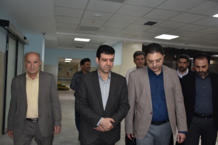 بازدید مشاور معاون توسعه و مدیرکل بودجه وزارت بهداشت از بخشهای مختلف بیمارستان حضرت ولیعصر(عج) اراک