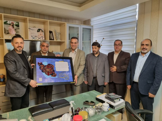 قدردانی دانشگاه علوم پزشکی اراک از گروه صنعتی «میهن» و «طبیعت» و درخواست برای تداوم حمایتهای سلامتمحور