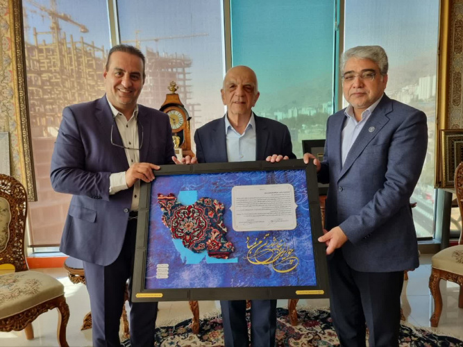 دیدار رئیس دانشگاه علوم پزشکی اراک با مدیرعامل شرکت بلور و شیشه کاوه