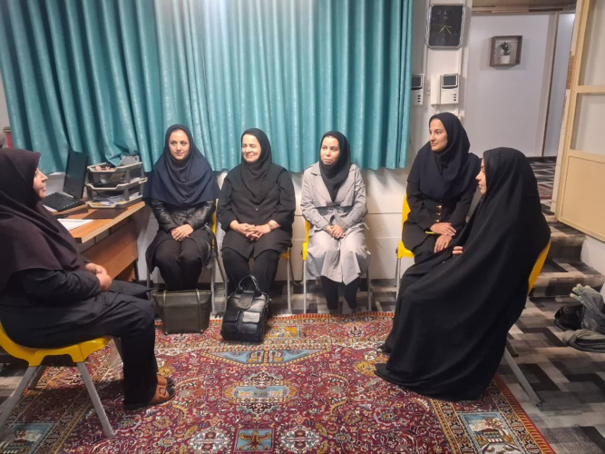 بازدید مسئولان دانشگاه علوم پزشکی اراک از خوابگاه پروین اعتصامی به مناسبت روز دانشجو